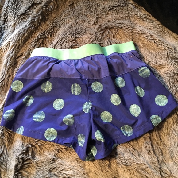 Nike Dry Fit Shorts - Picture 2 of 4